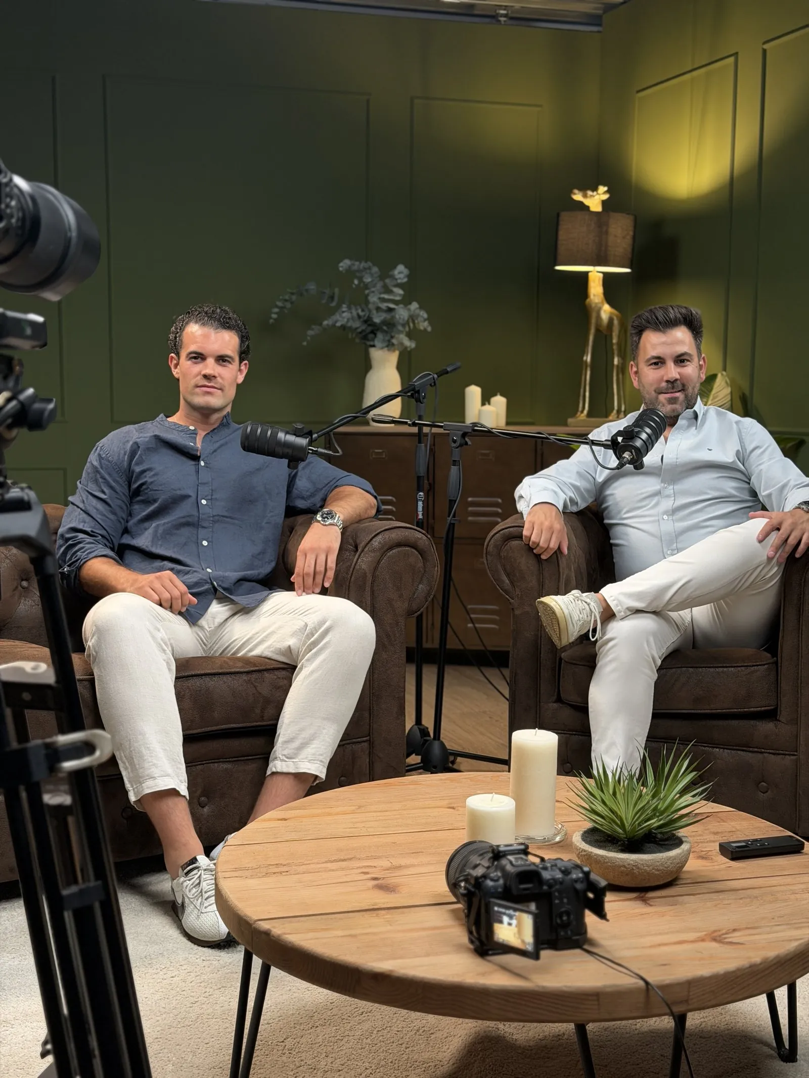 Javi Laín y Miguel Méndez grabando el podcast de Habla de Ventas